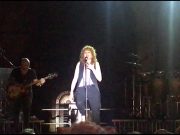 Fiorella Mannoia: la cantante romana incanta Piazza Loggia