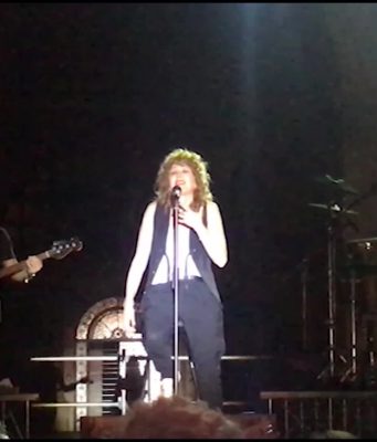 Fiorella Mannoia: la cantante romana incanta Piazza Loggia