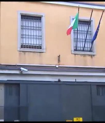 Molestie su due alunne, il maestro rimane in carcere