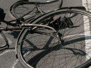 Ubriaco in bici causa un’incidente, 40 giorni di prognosi e multa