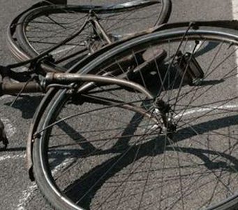 Ubriaco in bici causa un’incidente, 40 giorni di prognosi e multa