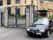 Si toglie la vita sul posto di lavoro, trovato dai colleghi