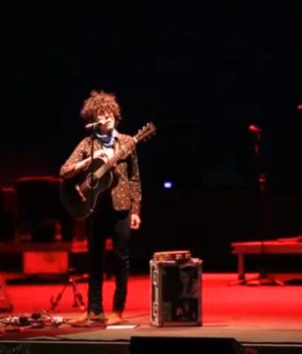 La voce di LP ha scaldato il cuore dei bresciani al Vittoriale