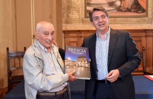 Palazzo Loggia rende omaggio all’edicolante Emilio Ventura