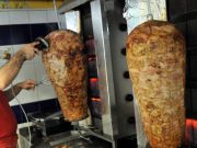 Sequestrati 60 kg di carne avariata in un ristorante-kebab