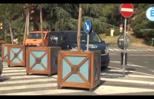 Piazza Arnaldo a Brescia, ecco le fioriere al posto dei new jersey