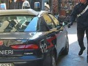 Camminava nudo in mezzo al traffico: marocchino fermato a Ospitaletto