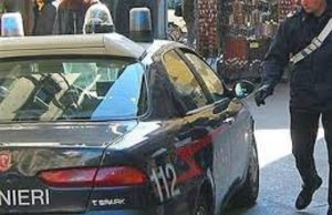 Camminava nudo in mezzo al traffico: marocchino fermato a Ospitaletto