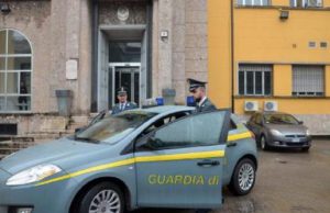 Guardia di Finanza sequestra 1 kg di cocaina e marijuana, due arresti