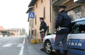 Aggredisce poliziotti, arrestata a Roma una 33enne bresciana