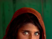 Successo per “Leggere” di Steve McCurry, arriva la proroga al 1 ottobre