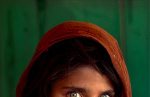 Successo per “Leggere” di Steve McCurry, arriva la proroga al 1 ottobre