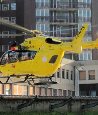 Schianto a Mazzano, tre persone incastrate nelle lamiere