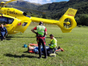 Vallesabbia, cercatore di funghi cade e si frattura la gamba