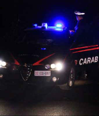 Turista danese violentata all’esterno di un locale sul Garda: è caccia al branco