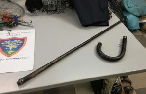 Bastone da passeggio usato come fucile, nei guai pensionato di Gussago