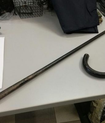 Bastone da passeggio usato come fucile, nei guai pensionato di Gussago