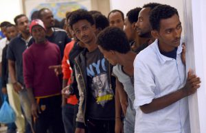 Migranti, Scaroni non parla al Gip