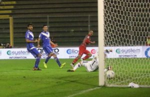 Tracollo del Brescia a Cremona: il derby è grigiorosso. Finisce 2-0