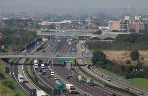 A4 bloccata, vigili del fuoco e elisoccorso