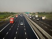 Inseguimento sull’A4, slalom tra le auto a 200 all’ora