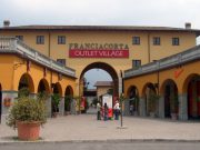 Franciacorta Outlet Village, dipendenti sul piede di guerra