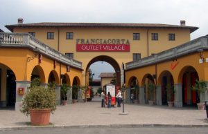 Franciacorta Outlet Village, dipendenti sul piede di guerra