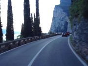 Crolli in galleria, chiusa strada Gardesana nel Bresciano