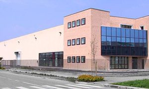 Grave infortunio sul lavoro a Nuvolera: ferito il titolare della Nuova Bstz