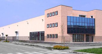 Grave infortunio sul lavoro a Nuvolera: ferito il titolare della Nuova Bstz