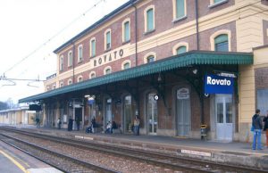 Aggredito in stazione a Rovato: ladri in manette, pakistano in ospedale