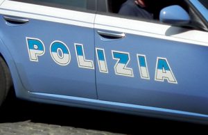 Rapina e malmena una signora di 89 anni: arrestato 22 enne