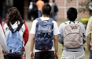 Brescia, arrestato un 14enne: aveva tre chili di cocaina nello zainetto della scuola