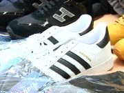 300 capi contraffatti: la Polizia Locale di Brescia denuncia due persone