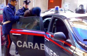 Lite tra tunisini: spunta un coltello. Ferito gravemente un 38enne latitante arrestato a pordenone
