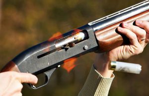 Giovane cacciatore ferito da un colpo di fucile: è grave al Civile