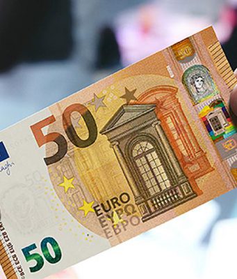 Al mercato con 50 euro falsi: sedicenne fermato dai Carabinieri