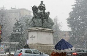 Freddo e gelo: domani attesa la neve: A Brescia temperature in picchiata