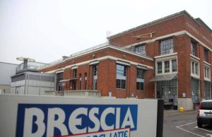La Centrale del Latte di Brescia resta ai bresciani: le reazioni