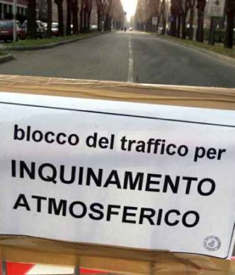 Blocco del traffico: domani si decide se continuare. L’aria torna respirabile