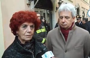 Ministra Fedeli alle insegnanti in protesta “le urla durante l’omaggio alla stele. Mi ha fatto male”