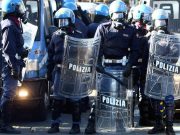 Scontri Ultras-Polizia a Foggia: un tifoso biancoazzurro ferito alla testa