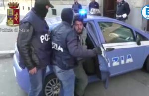 Terrorista arrestato: le sequenze del fermo e l’arrivo in Questura a Torino
