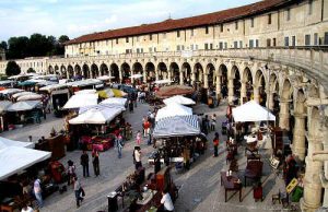 Orzinuovi, mercatino dell’antiquariato