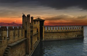 Sirmione, ecco La Darsena. Alle 11.00, in diretta Tv su ÈliveBrescia l’anteprima alla stampa