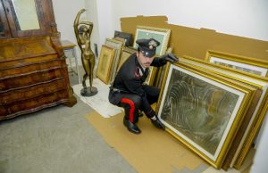 Maxi truffa di opere d’arte false: perquisizioni anche a Brescia