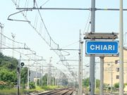 Picchiano un barbone alla stazione di Chiari: caccia a tre minorenni
