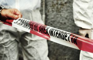 Killer in fuga:una vittima e il ferito suoi coimputati una vittima e il ferito suoi coimputati