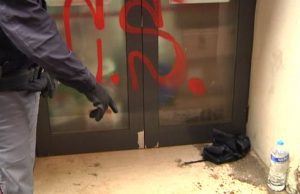 Aveva abbandonato il figlio appena nato in Vicolo Nottole: ora lo rivuole