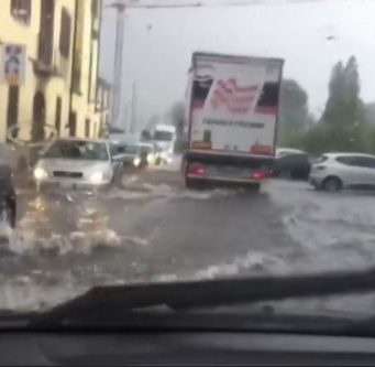Bomba d’acqua a Pisogne: strade allagate problemi sulla provinciale 510